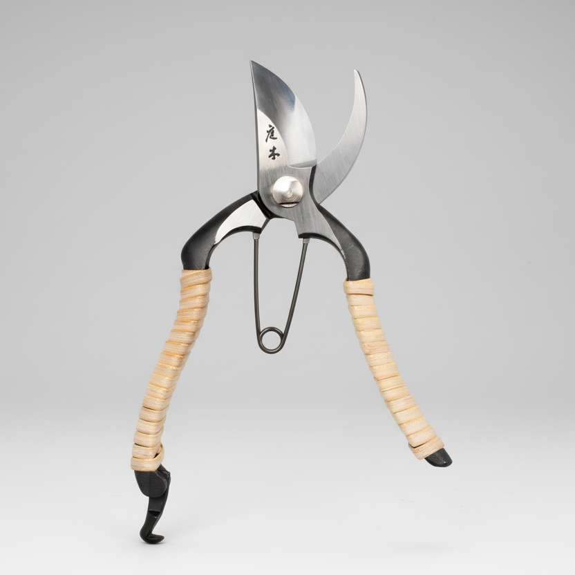 Niwaki Fujimaki Rattan Secateurs